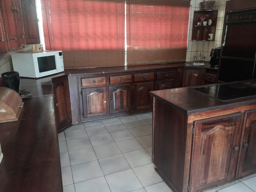 8 Bedroom Property for Sale in Protea Park North West